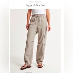 ABERCROMBIE CREAM BAGGY UTILITY PANT